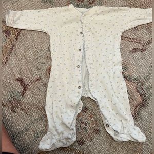 Kissy kissy stars and moon print footie, Pima